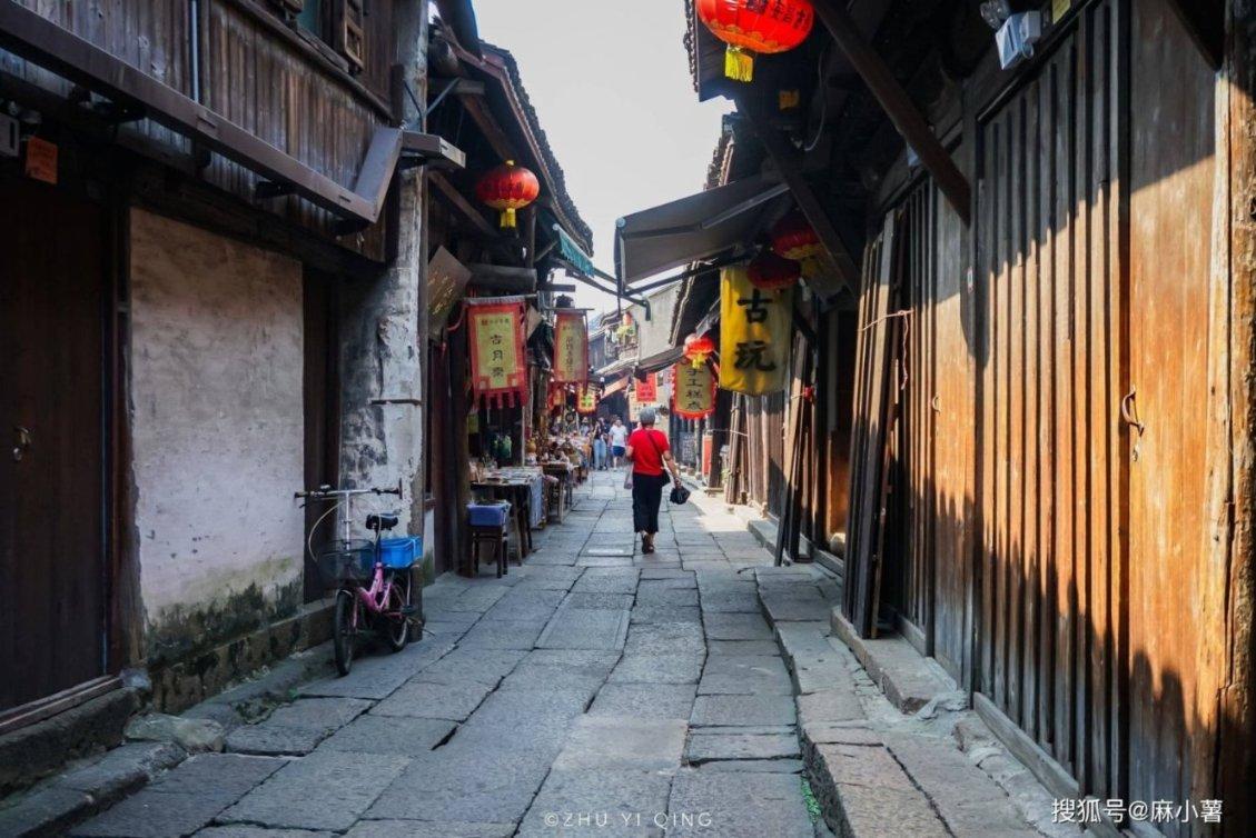 应雪而战 南托街道护航出行安全